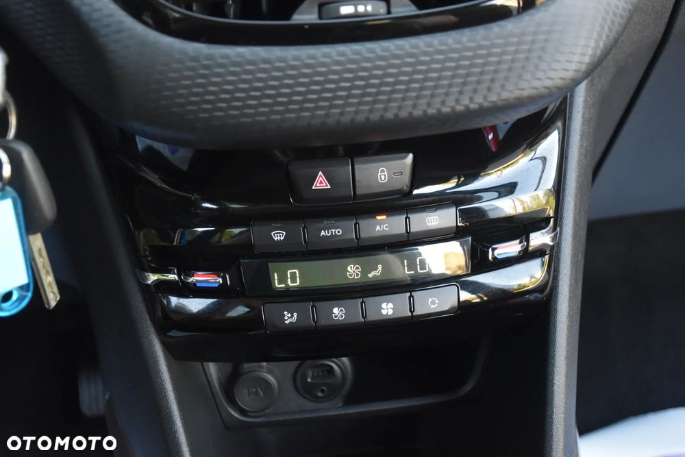 Peugeot 2008 1.6 BlueHDi Crossway - 19