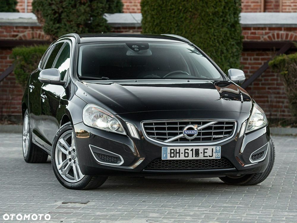 Volvo V60 D4 R-Design Momentum - 4
