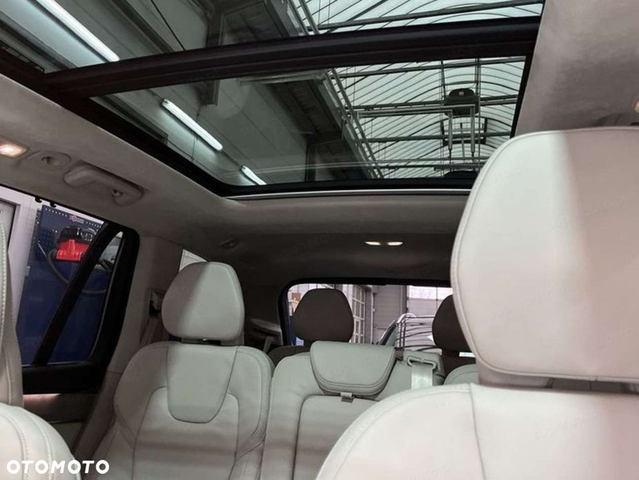Volvo XC 90 - 7