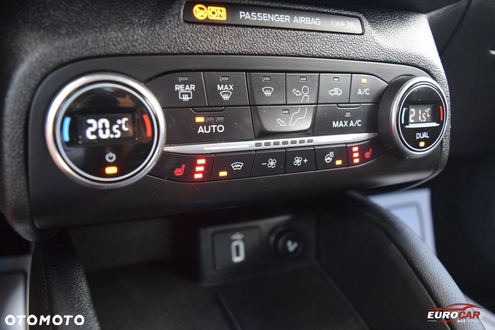Ford Focus 1.0 EcoBoost Titanium Business - 23