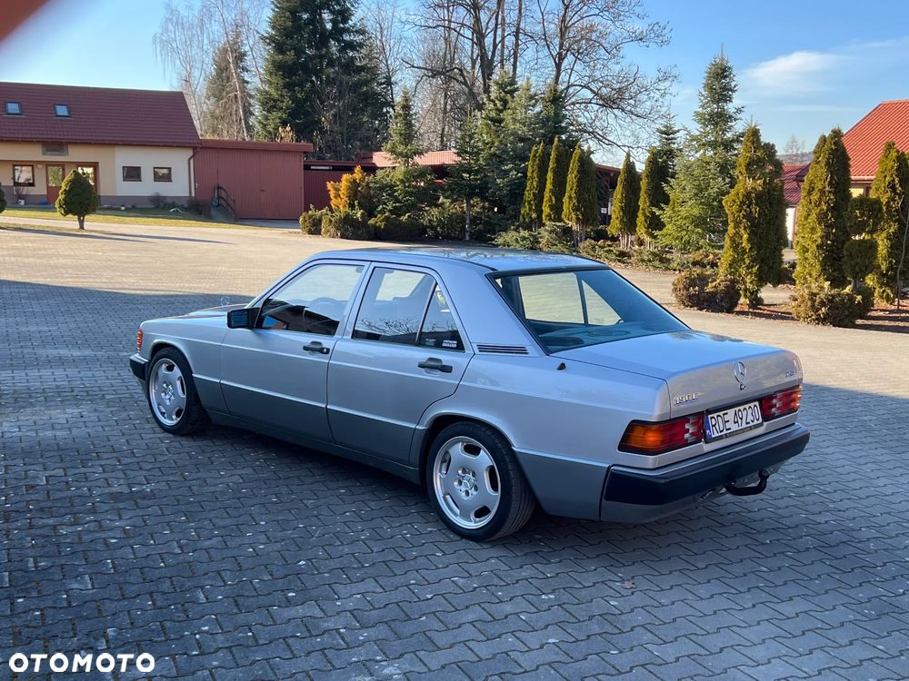Mercedes-Benz W201 (190) - 11
