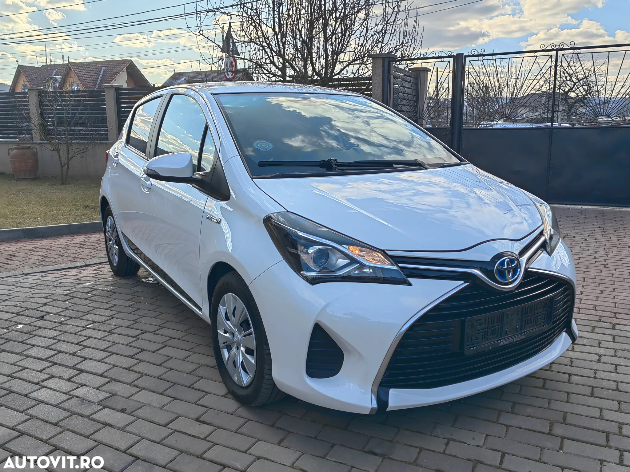 Toyota Yaris Hybrid 1.5 VVT-i Premiere Edition - 5
