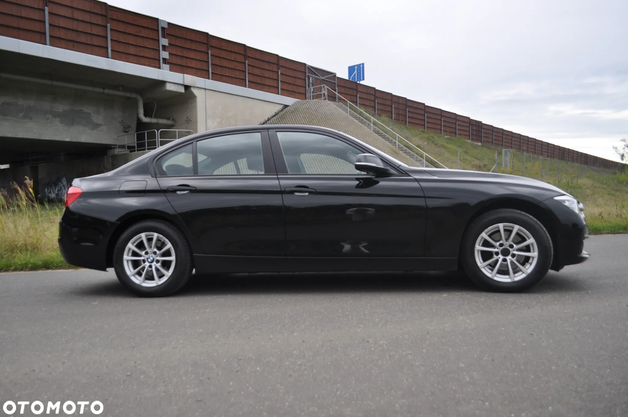 BMW Seria 3 318i - 7
