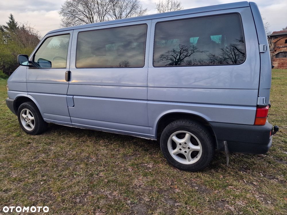 Volkswagen Caravelle - 24