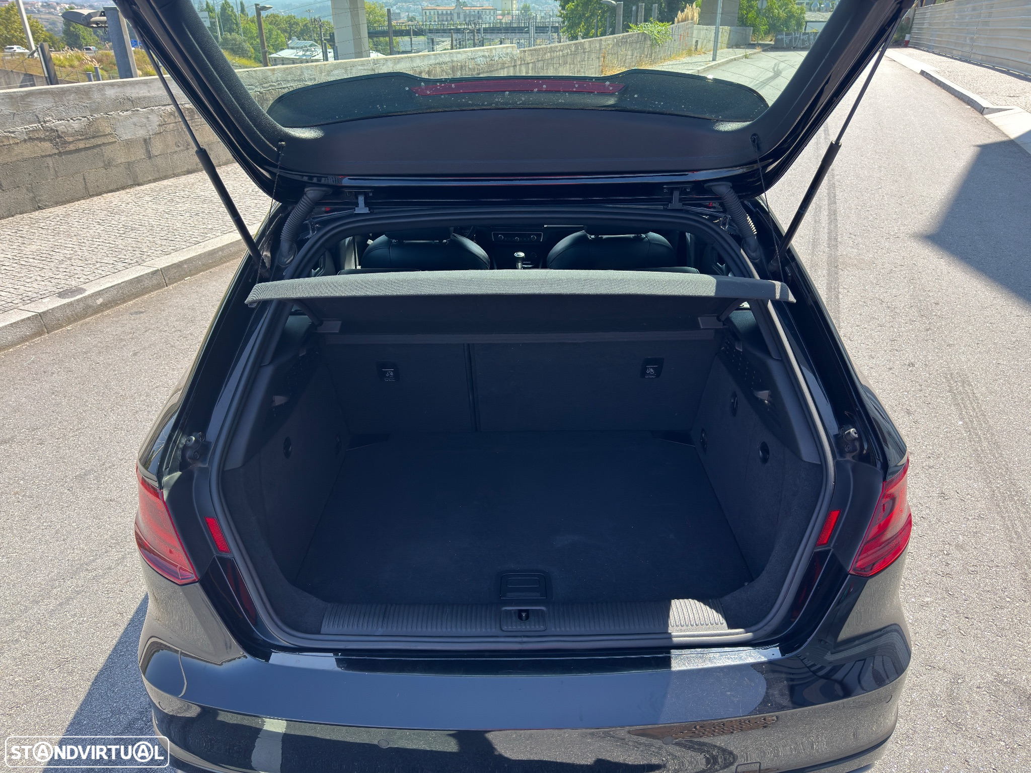 Audi A3 Sportback 1.6 TDI Attraction Ultra - 15
