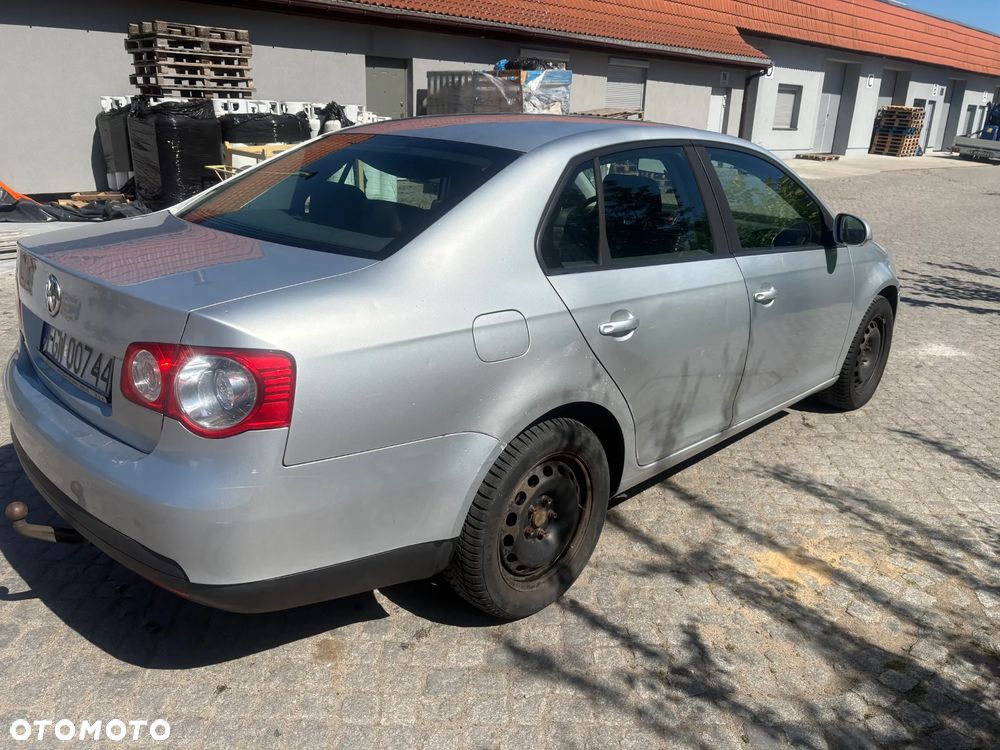 Volkswagen Jetta 1.6 Comfortline - 6