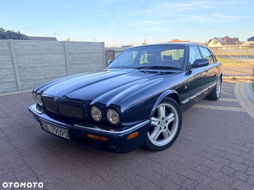 Jaguar XJR Standard - 12