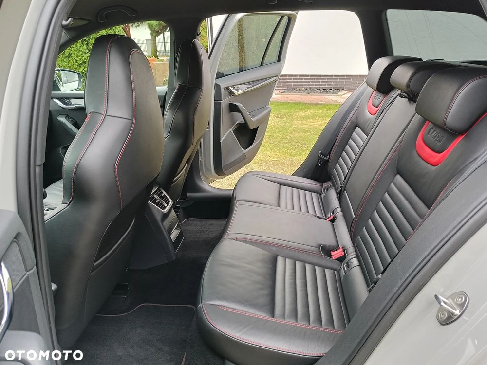 Skoda Octavia 2.0 TDI DSG RS - 29