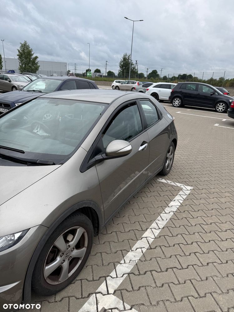 Honda Civic 1.8 Executive - 3