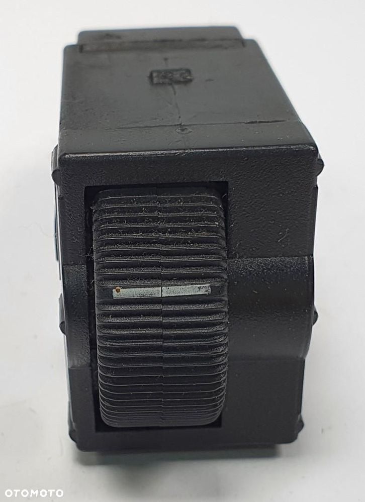 PRZYCISK REGULACJI ŚWIATEŁ MITSUBISHI SPACE STAR MR114337 - 1