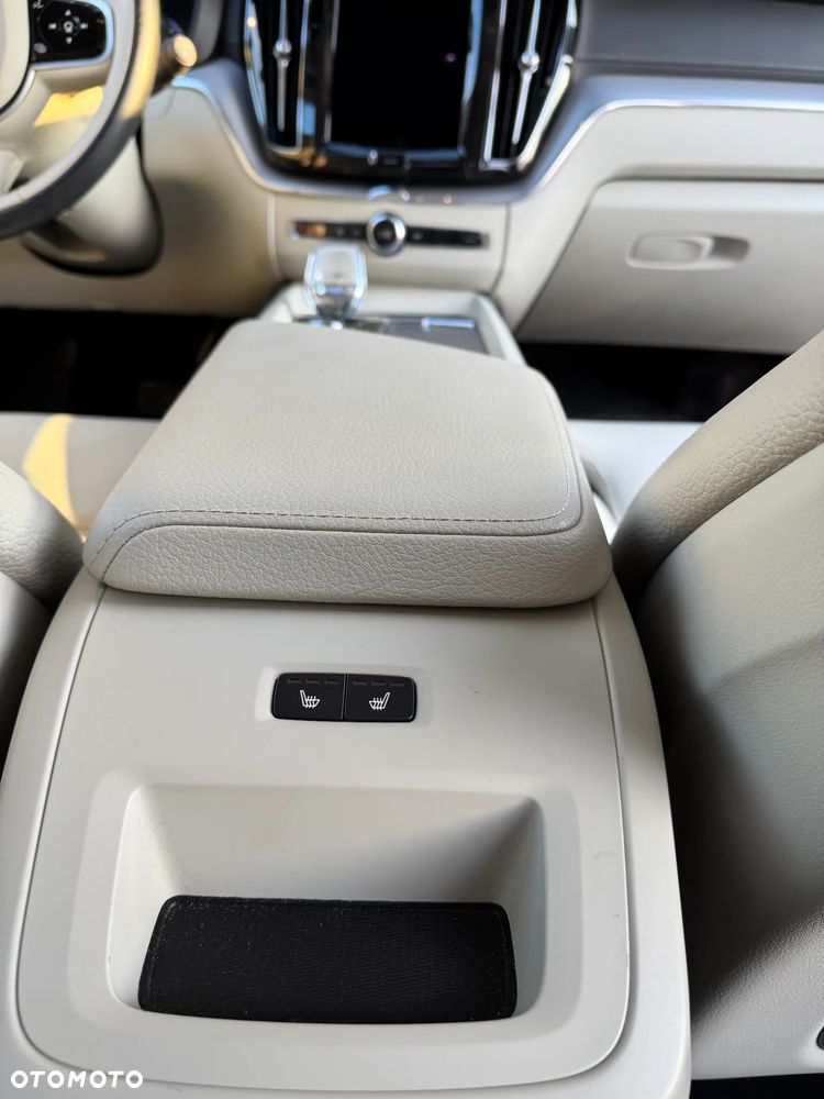 Volvo XC 60 B4 D AWD Inscription - 6