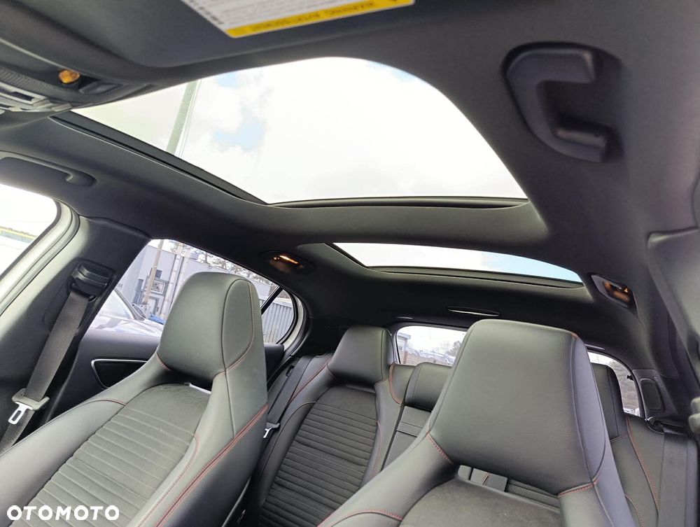 Mercedes-Benz GLA AMG 45 4-Matic - 12