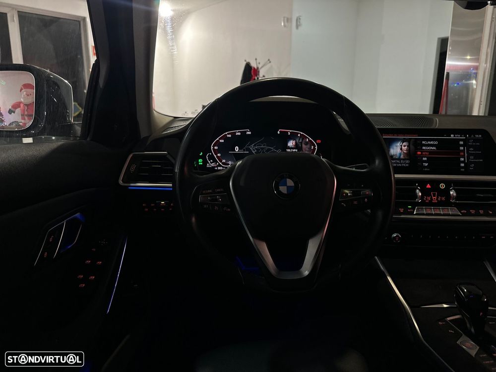 BMW 318 d Touring Line Luxury Auto - 31