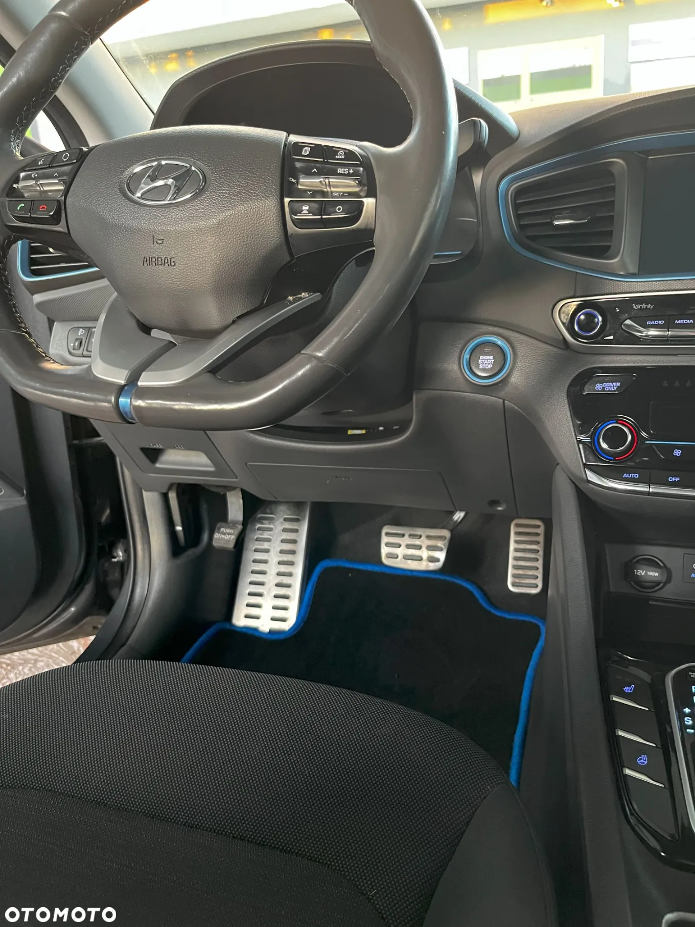 Hyundai IONIQ - 17