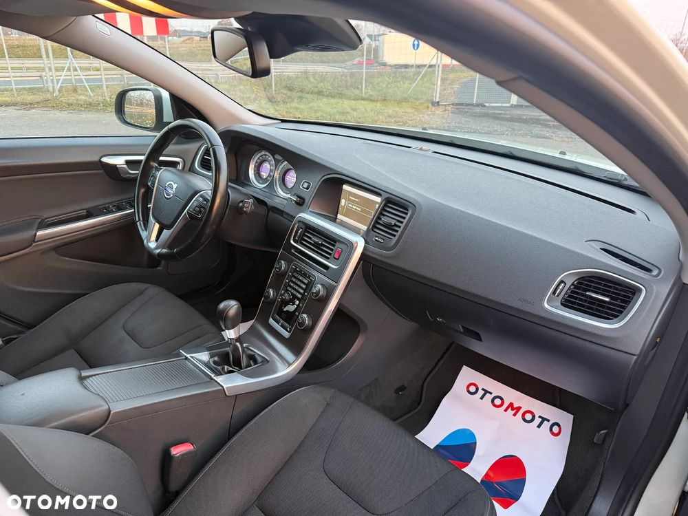Volvo V60 D3 Edition - 14