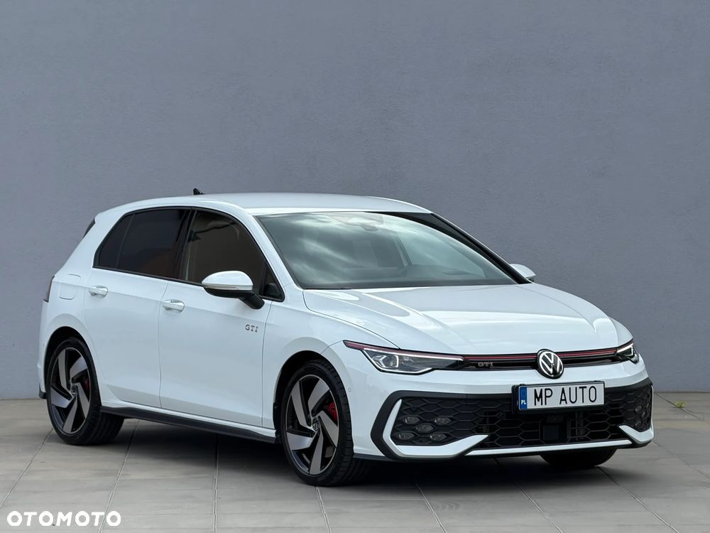 Volkswagen Golf - 25