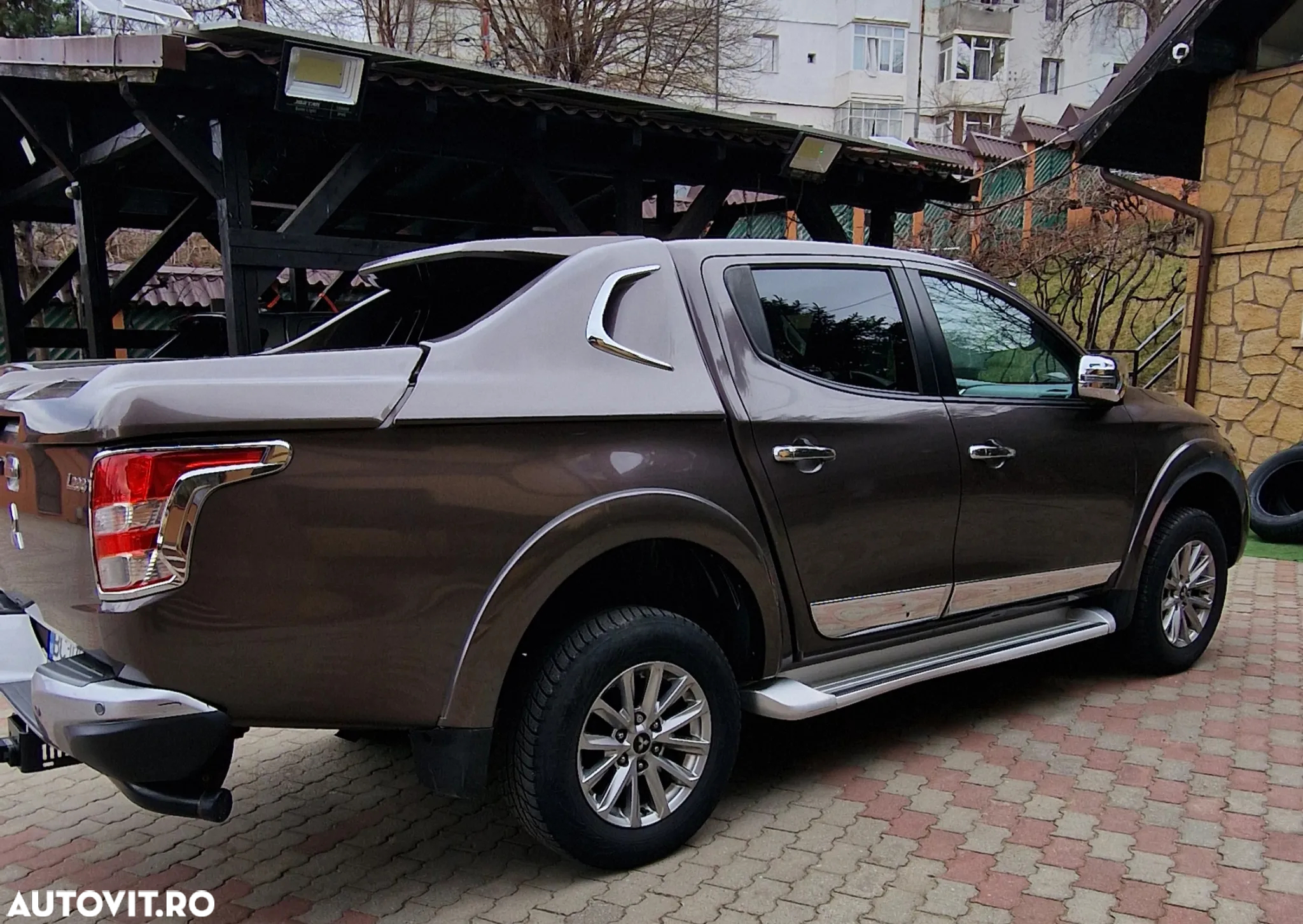 Mitsubishi L200 Double Cab 2.4 DI-D Intense Aut. - 8