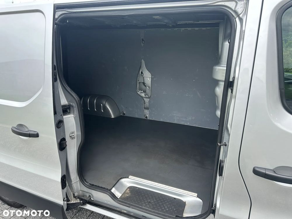 Renault Trafic - 16