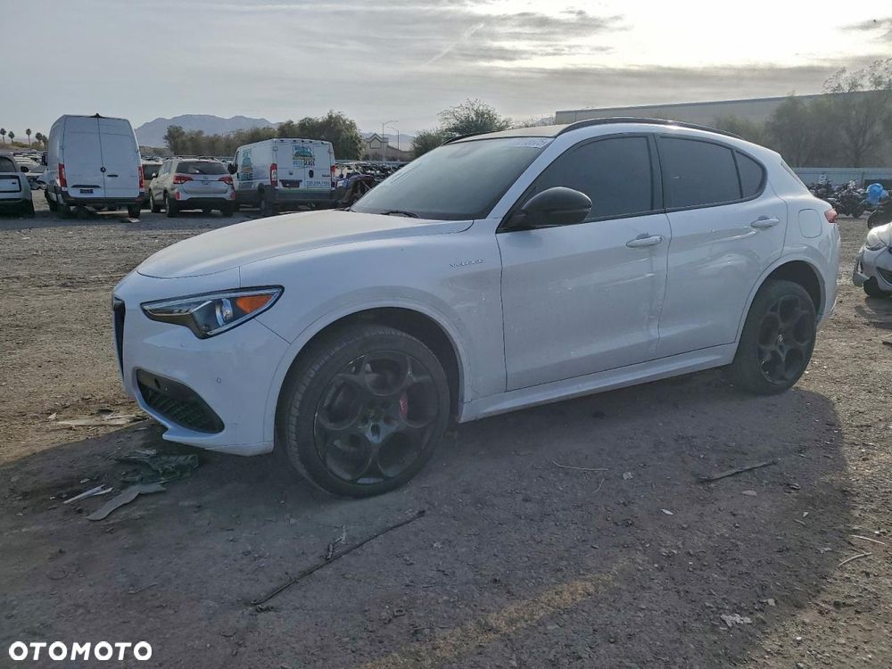 Alfa Romeo Stelvio - 3