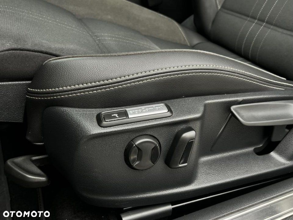 Volkswagen Passat - 18