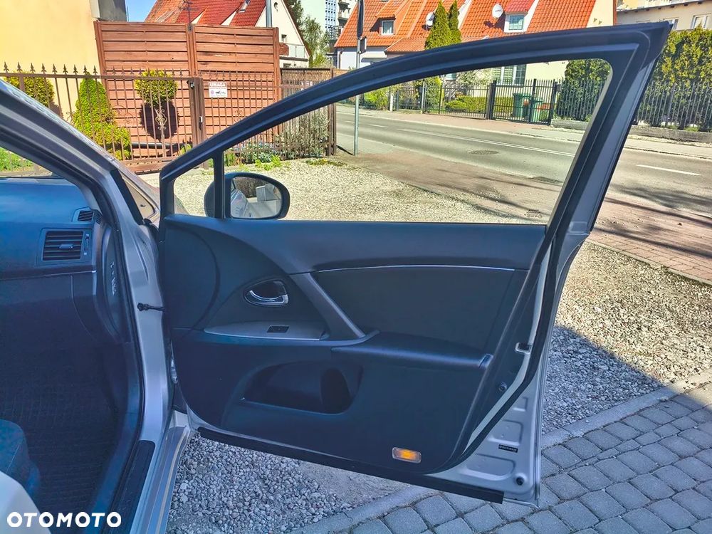 Toyota Avensis Touring Sports 1.8 Executive - 33