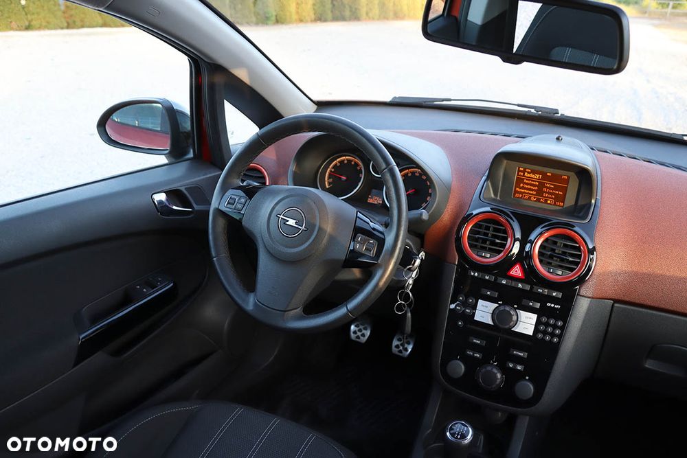 Opel Corsa 1.4 16V Sport - 21