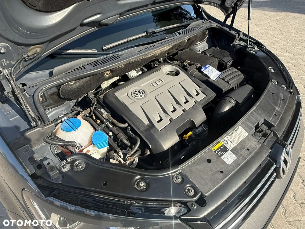 Volkswagen Touran - 18