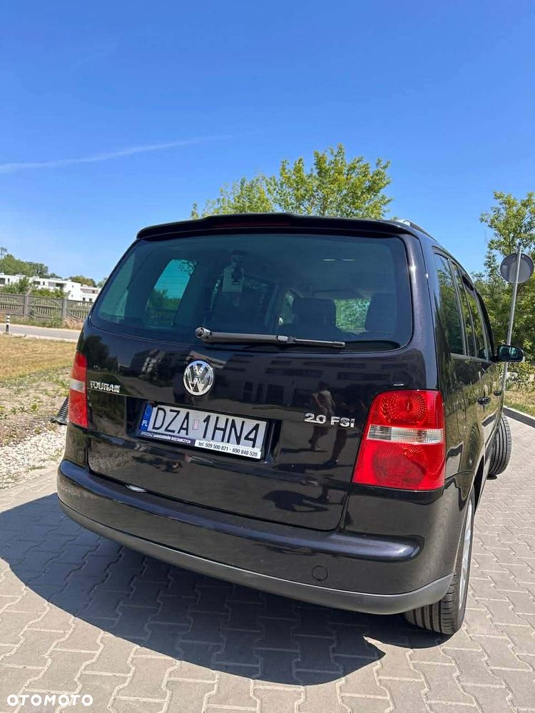 Volkswagen Touran 2.0 FSI Highline - 6