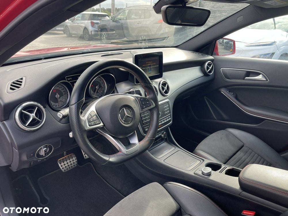 Mercedes-Benz GLA 200 d 4Matic 7G-DCT AMG Line - 6