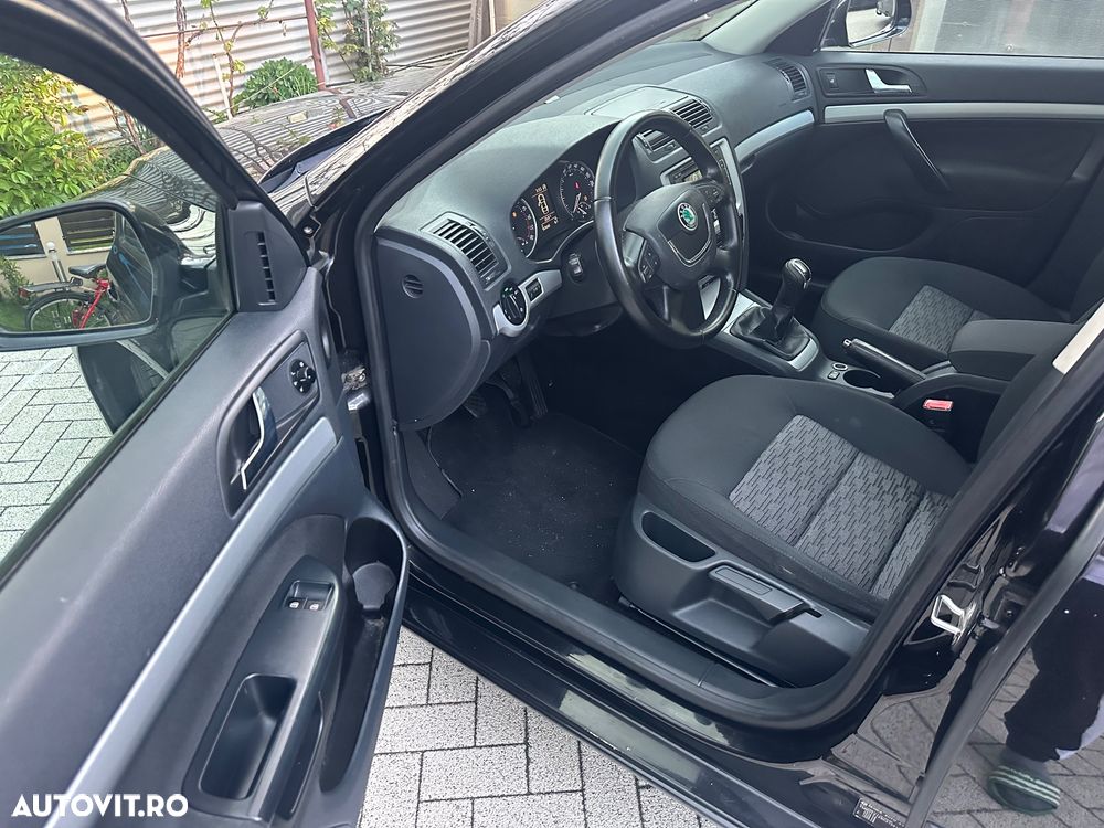 Skoda Octavia 1.6 TDI DPF Active Green tec - 8