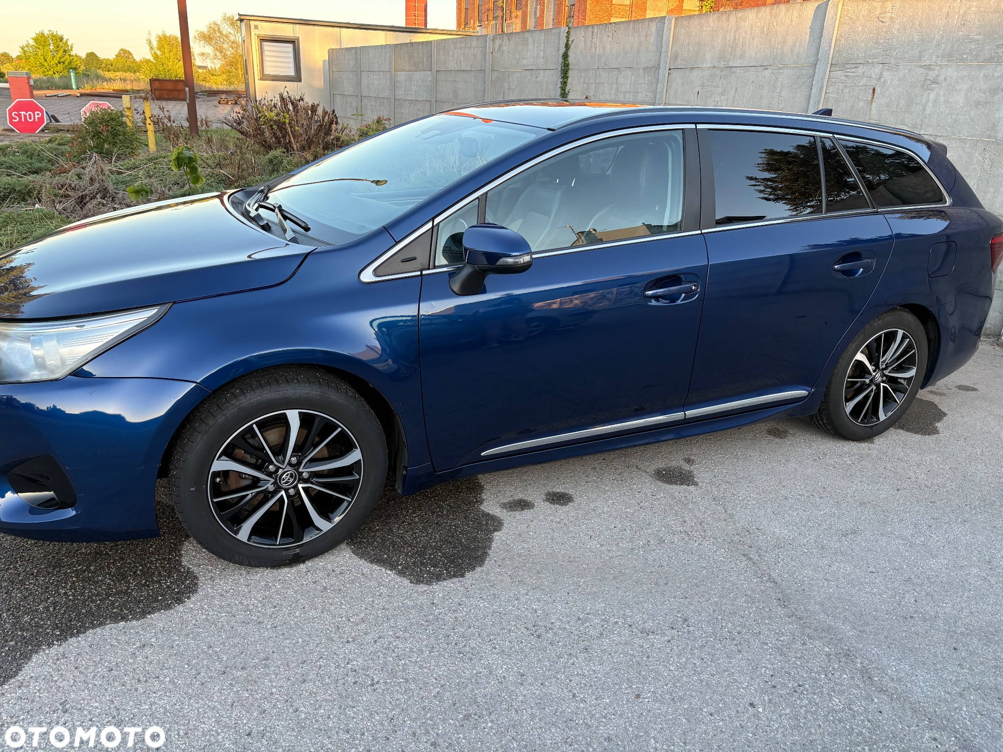 Toyota Avensis 1.8 Premium - 25