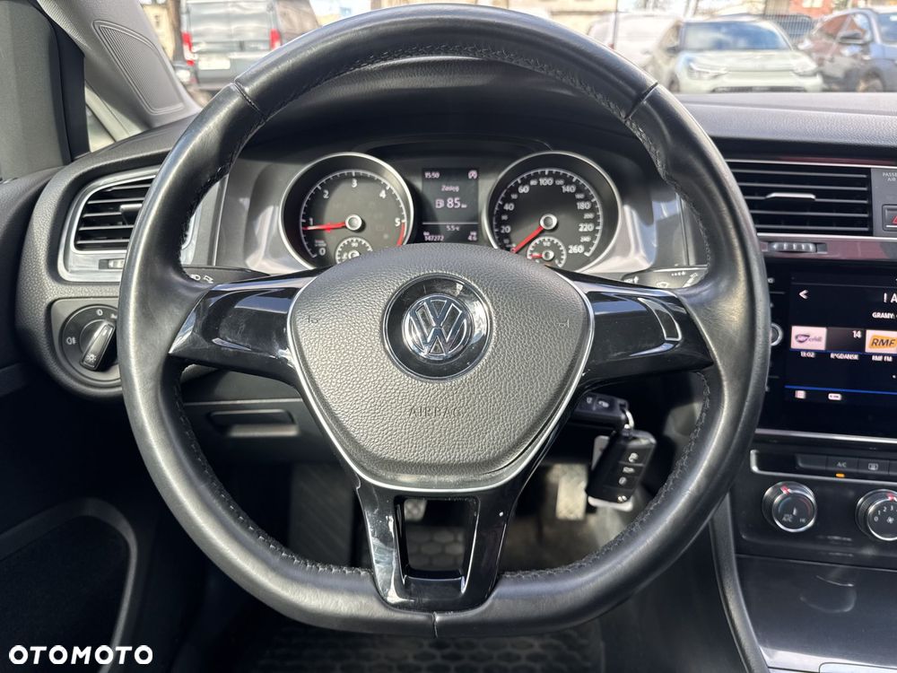 Volkswagen Golf - 23