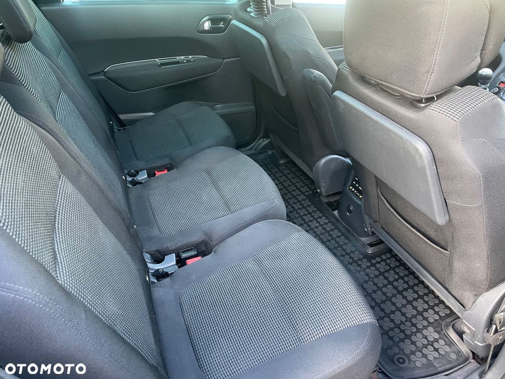 Peugeot 5008 2.0 HDi Business Line 7os - 23