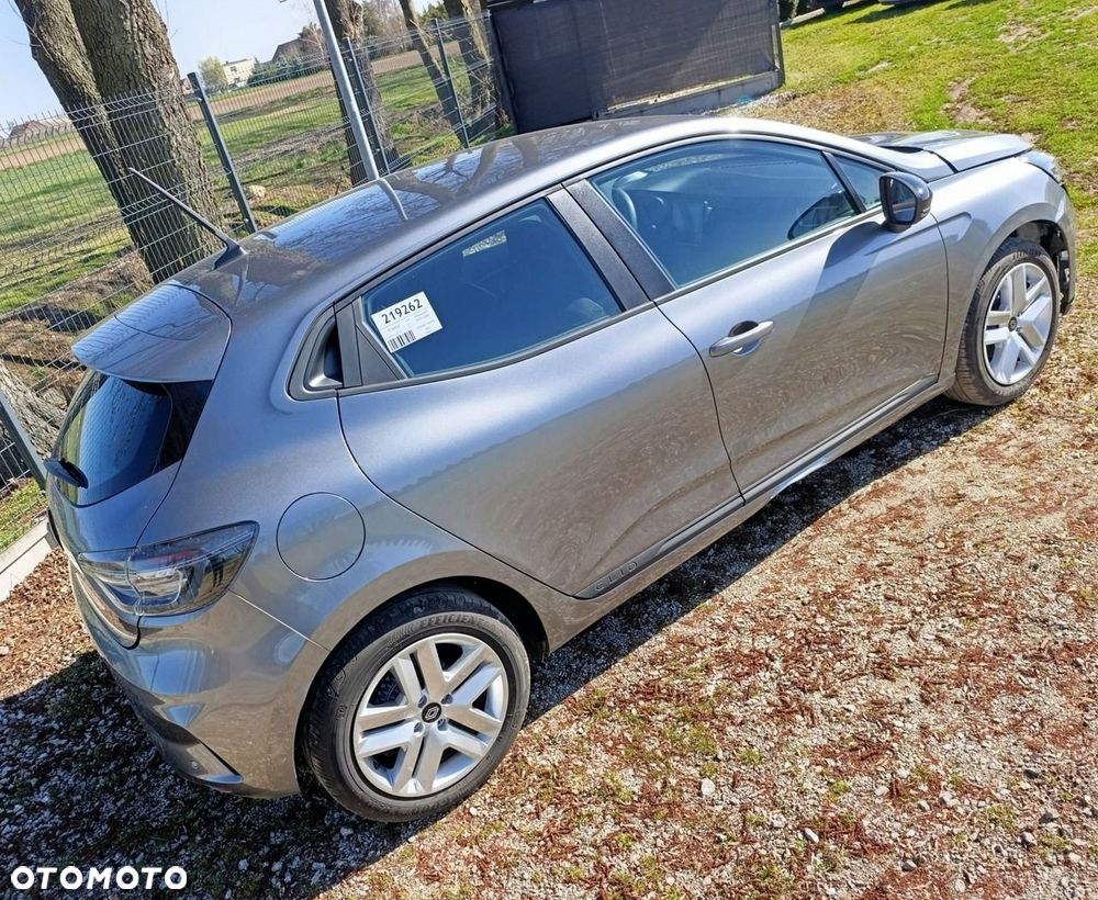 Renault Clio - 8