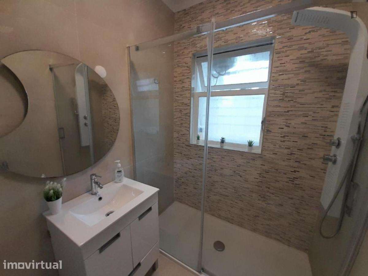 Apartamento com 3 quartos - localizado em Cedofeita Porto - Grande imagem: 5/9