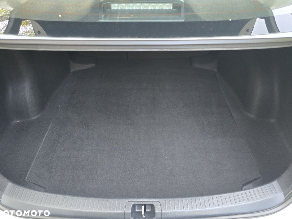 Toyota Corolla 1.8 Hybrid Comfort - 16