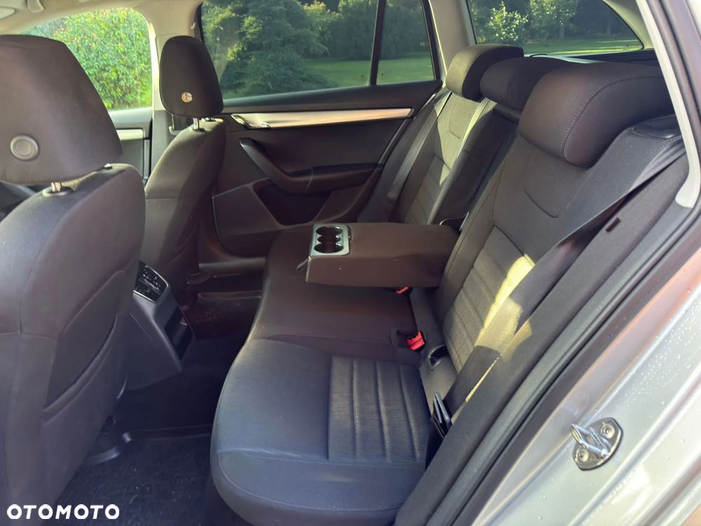Skoda Octavia 2.0 TDI Edition DSG - 12