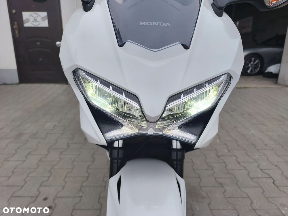 Honda VFR - 31