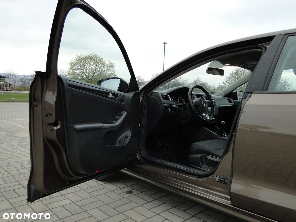 Volkswagen Jetta 1.2 TSI Comfortline - 14