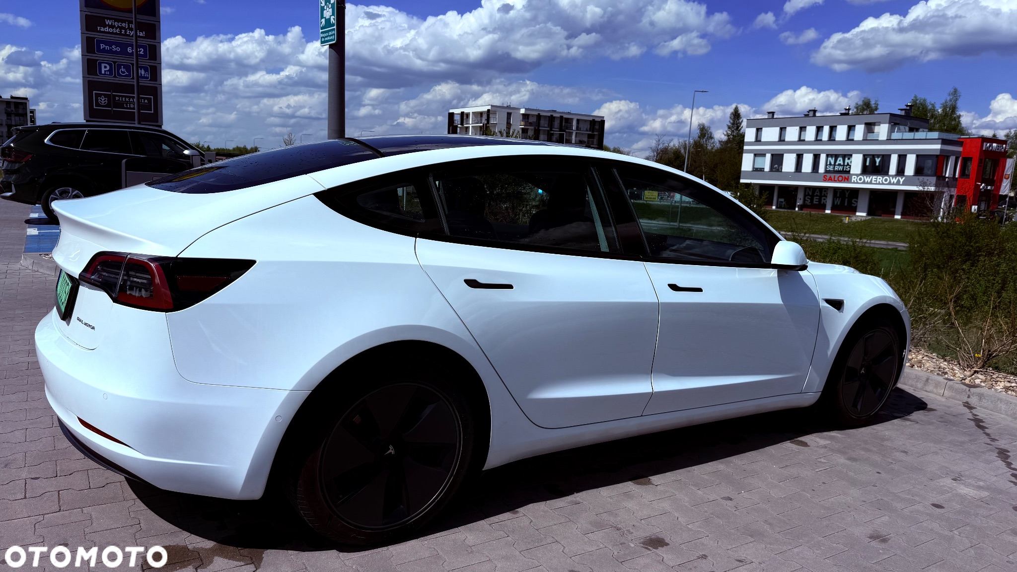Tesla Model 3 Long Range AWD - 17