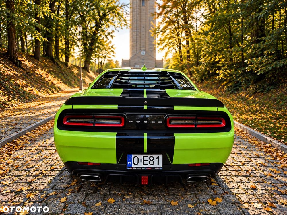 Dodge Challenger - 5