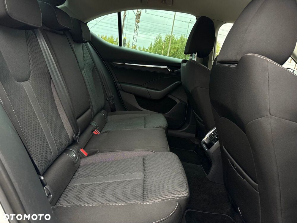Skoda Octavia 2.0 TDI SCR Style DSG - 32