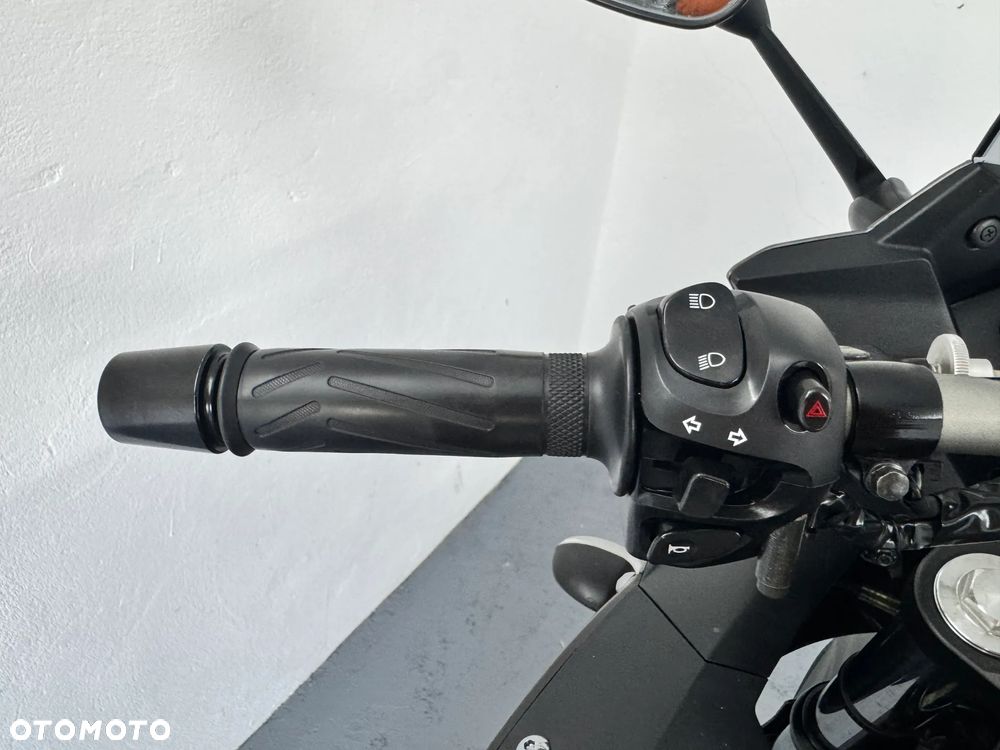 Yamaha XJ - 18