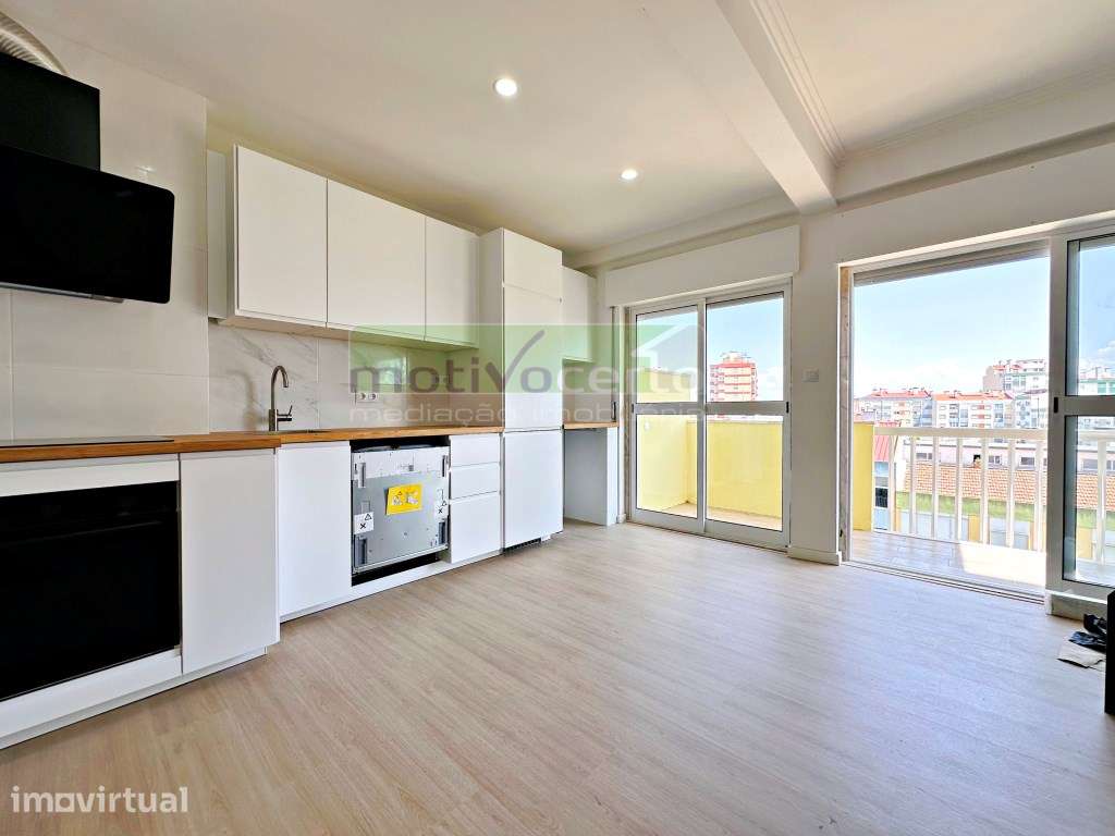 Magnífico T3 Totalmente Remodelado no Casal de São Brás, com Varand... - Grande imagem: 2/20