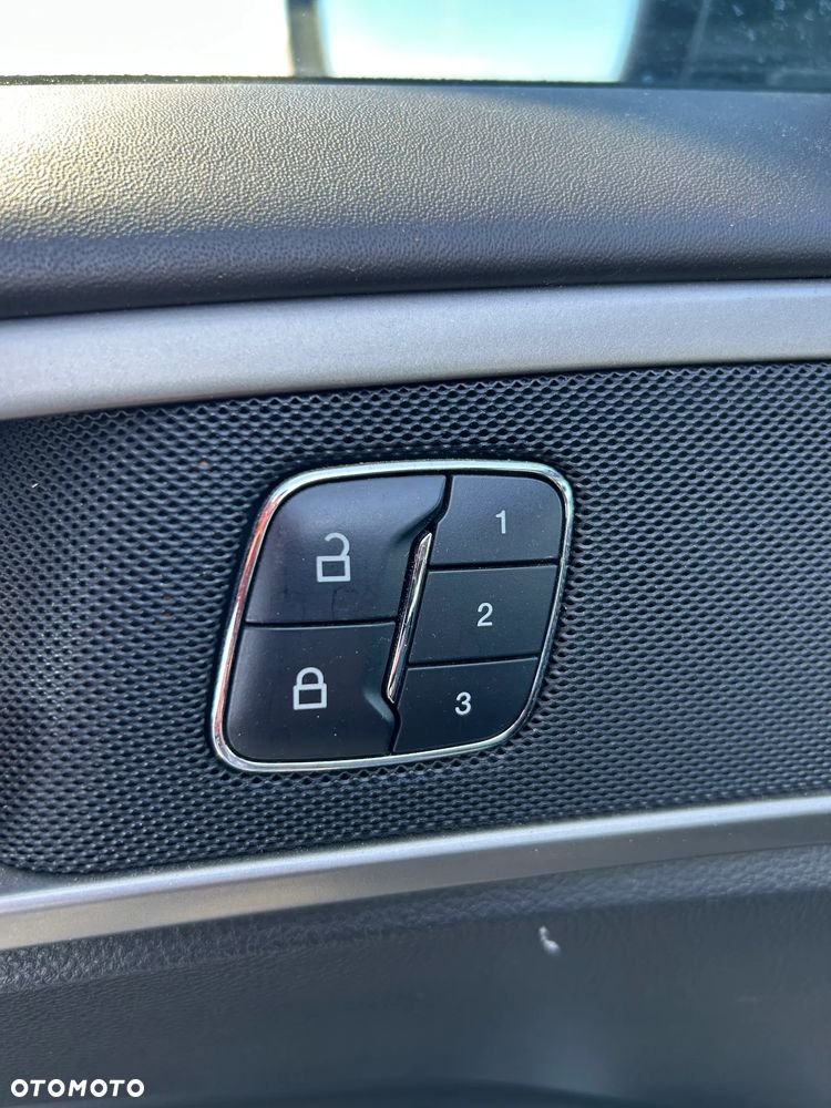 Ford Mondeo Vignale 2.0 TDCi PowerShift - 10
