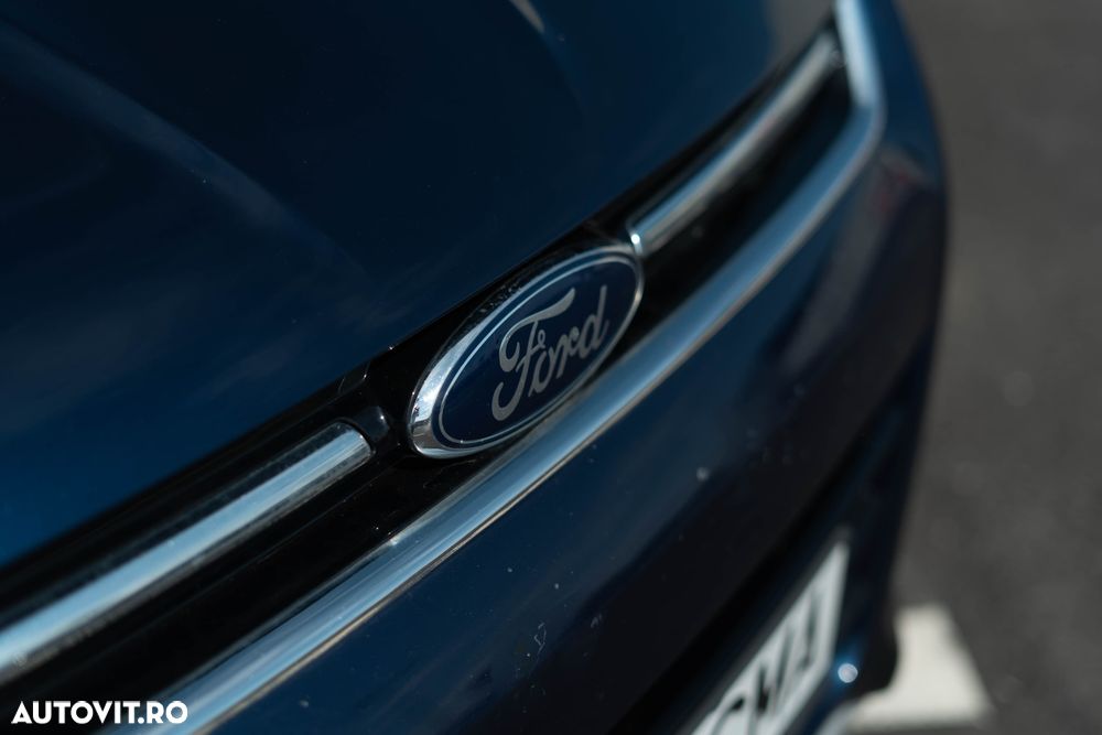 Ford Kuga 2.0 TDCi 4WD Powershift Titanium - 3