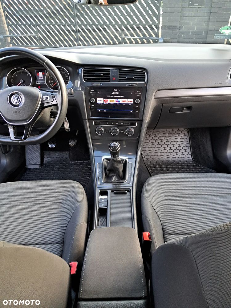 Volkswagen Golf 1.6 TDI BMT Comfortline - 17