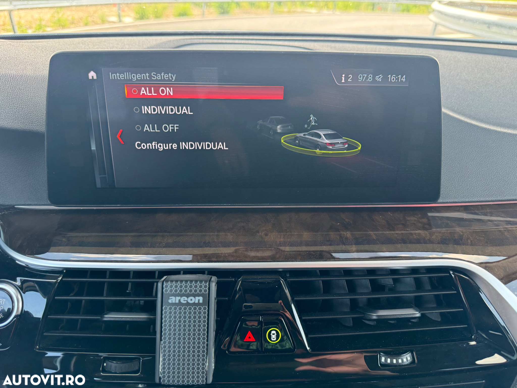 BMW Seria 5 520d xDrive AT - 34