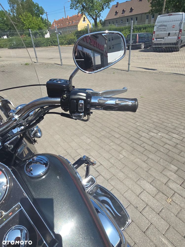 Harley-Davidson Softail Deluxe - 14