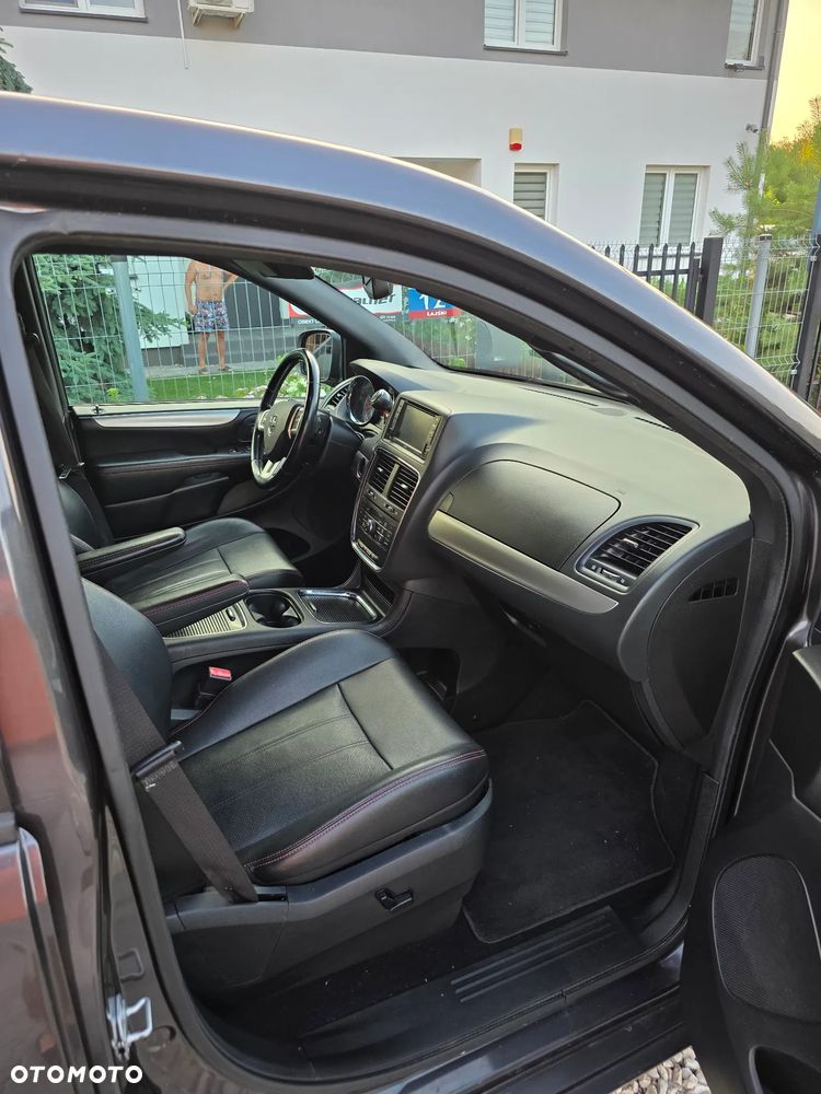 Dodge Grand Caravan 3.6 R/T - 7